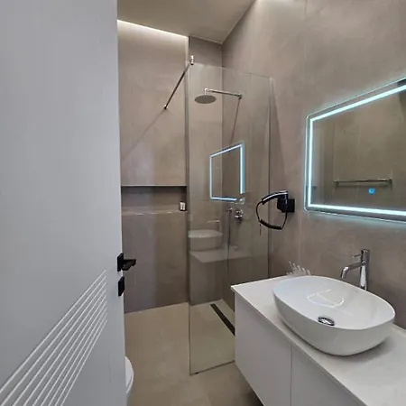 Hotel By Jordan's Vlorë